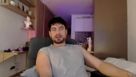 Snapshot of bradley_muscle chatting on September 2025 07:25:02 PM Bradley online show from September 2025 07:25:02 PM