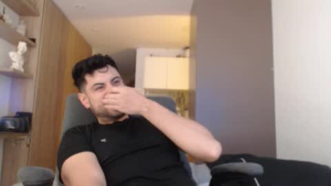 Snapshot of bradley_muscle chatting on October 2025 06:37:01 PM Bradley online show from October 2025 06:37:01 PM