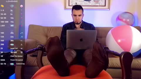 Bradley Colton Independ Model online show from February 2025 12:11:02 PM