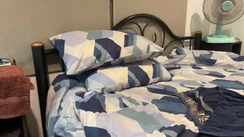 Daddy online show from September 2025 01:34:02 PM