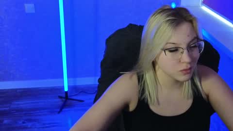 Belle  online show from January 2025 04:28:02 AM