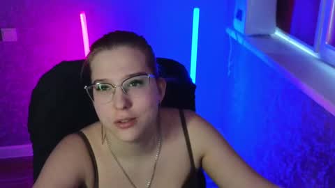 Belle  online show from February 2025 04:57:02 AM