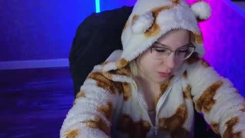 Belle  online show from February 2025 02:08:02 AM