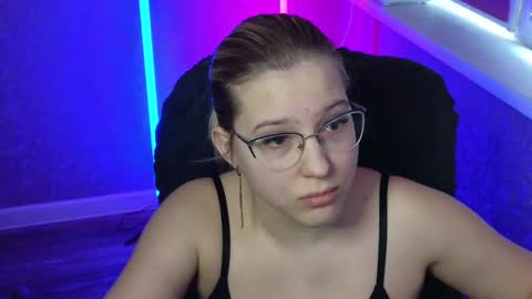 Belle  online show from March 2025 04:47:02 AM