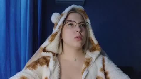 Belle  online show from October 2025 04:31:02 AM