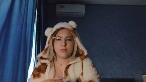 Belle  online show from October 2025 07:39:01 AM