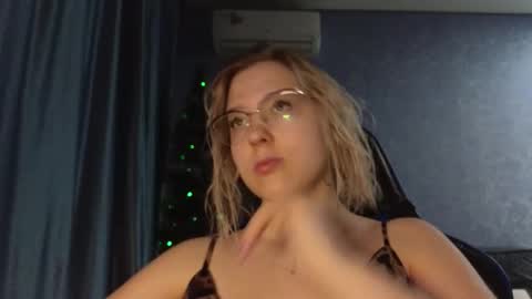 Belle  online show from December 2025 10:35:01 AM