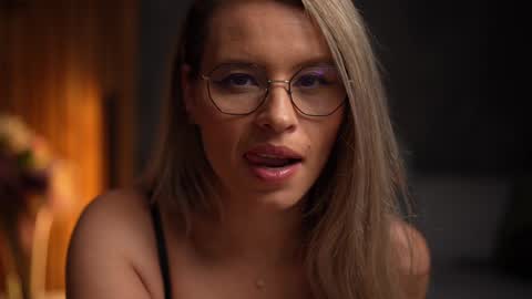 Alex online show from February 2025 04:48:01 AM