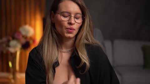 Alex online show from November 2025 05:17:01 AM