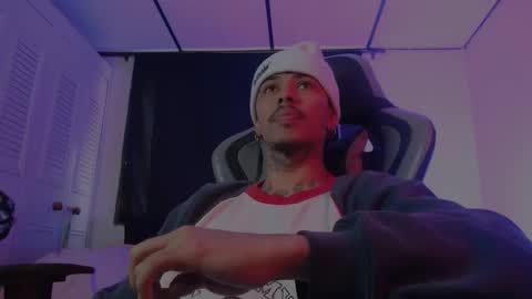 brasi_ online show from November 2025 06:42:02 PM