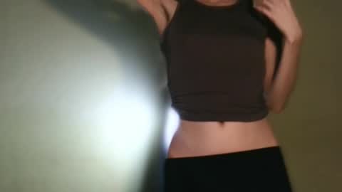 Evelyn .  online show from November 2025 01:06:01 AM