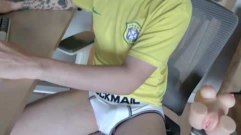 brazilian_hunger online show from May 2026 04:14:01 PM