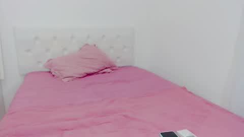 Alice online show from November 2025 01:05:01 AM