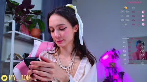 Ashley Dolce and Lou online show from October 2025 04:19:01 PM