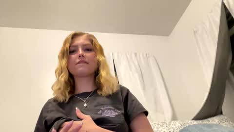 Breezyxlove online show from April 2026 02:23:01 AM