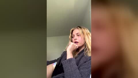 Breezyxlove online show from April 2026 06:22:01 PM