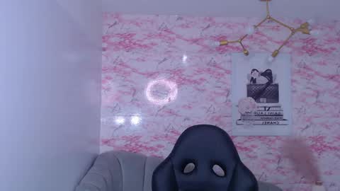 Brendi   online show from October 2025 08:17:02 PM