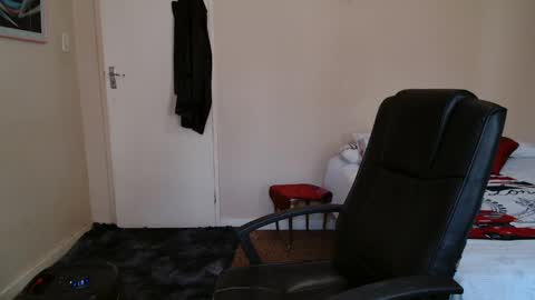 ask me lol online show from April 2026 06:36:01 AM