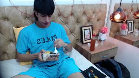 Esteban online show from February 2025 01:42:01 AM