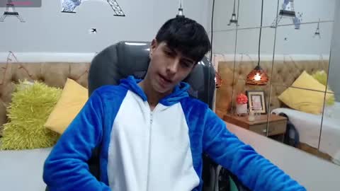 Esteban online show from March 2025 02:30:02 AM