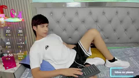 Esteban online show from December 2025 03:35:01 AM