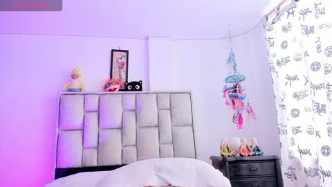     online show from November 2025 06:29:01 PM