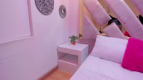 Brianna  online show from October 2025 12:27:01 PM