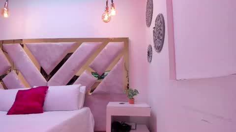 Brianna  online show from November 2025 11:31:02 AM