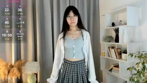 Snapshot of bridgetbottrell chatting on October 2025 01:17:02 AM Hanna online show from October 2025 01:17:02 AM