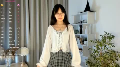 Snapshot of bridgetbottrell chatting on October 2025 01:13:02 AM Hanna online show from October 2025 01:13:02 AM