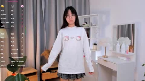 Snapshot of bridgetbottrell chatting on November 2025 01:04:02 AM Hanna online show from November 2025 01:04:02 AM