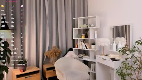 Snapshot of bridgetbottrell chatting on November 2025 01:03:02 AM Hanna online show from November 2025 01:03:02 AM