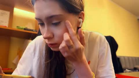 Jade online show from March 2026 01:35:02 PM