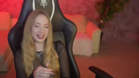 Snapshot of bright_diamonds_054 chatting on September 2025 12:23:02 AM Diamonds Girls online show from September 2025 12:23:02 AM