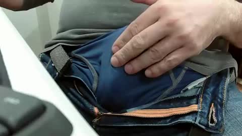 Snapshot of bringing_the_thunder_87 chatting on October 2025 01:45:02 PM Bringing the thunder 87 online show from October 2025 01:45:02 PM