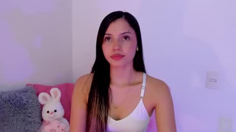 Brisa  online show from June 2026 07:05:01 PM