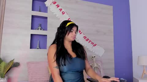 Britanny online show from October 2025 01:56:02 PM