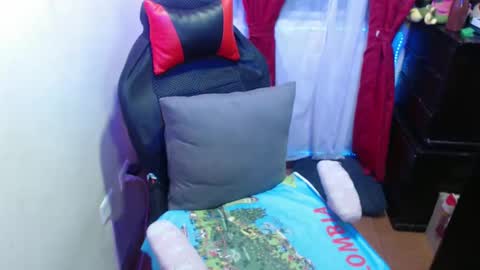 scarleth    follow mee 3 kis online show from February 2025 01:58:01 AM