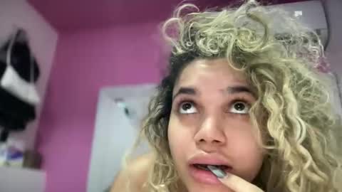 brithneysquirt online show from December 2025 05:35:01 AM