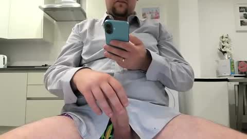 Britishman1989 online show from April 2026 10:13:02 PM