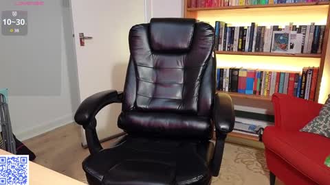 Snapshot of britishpoet chatting on January 2025 01:03:02 PM Callum online show from January 2025 01:03:02 PM