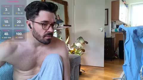 Snapshot of britishpoet chatting on September 2025 11:01:01 AM Callum online show from September 2025 11:01:01 AM