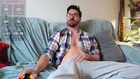 Snapshot of britishpoet chatting on September 2025 09:43:02 AM Callum online show from September 2025 09:43:02 AM