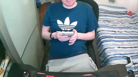 British Tom online show from November 2025 12:27:01 AM