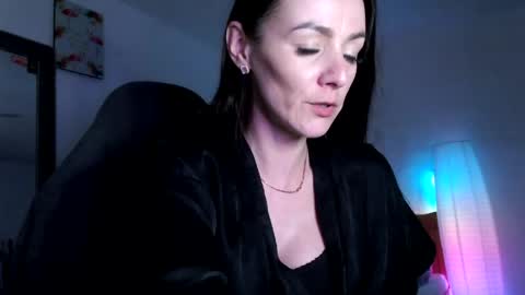 Britney online show from April 2026 07:44:02 PM