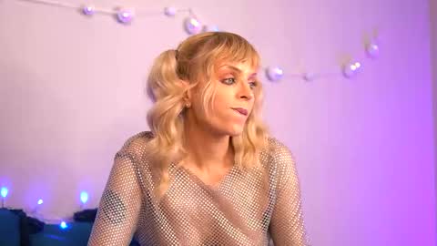 Snapshot of britneyhudson chatting on November 2025 04:35:02 AM britneyhudson online show from November 2025 04:35:02 AM