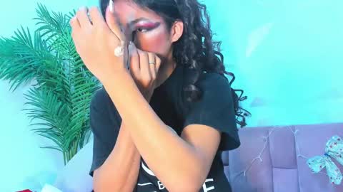 Snapshot of briyit_doll chatting on December 2024 12:38:02 PM BRIYIT online show from December 2024 12:38:02 PM