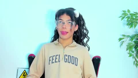 Snapshot of briyit_doll chatting on February 2025 03:21:01 AM BRIYIT online show from February 2025 03:21:01 AM