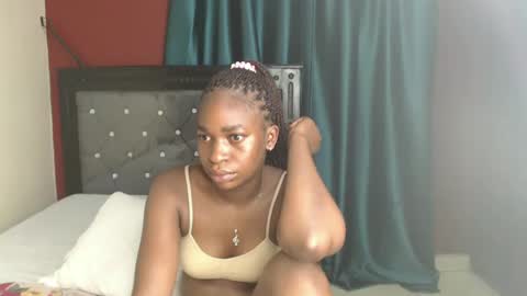 Snapshot of brownebony4 chatting on January 2025 03:48:02 AM Brownie online show from January 2025 03:48:02 AM
