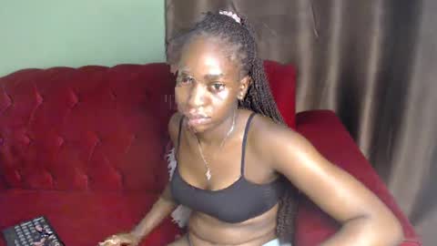Snapshot of brownebony4 chatting on February 2025 05:37:01 PM Brownie online show from February 2025 05:37:01 PM
